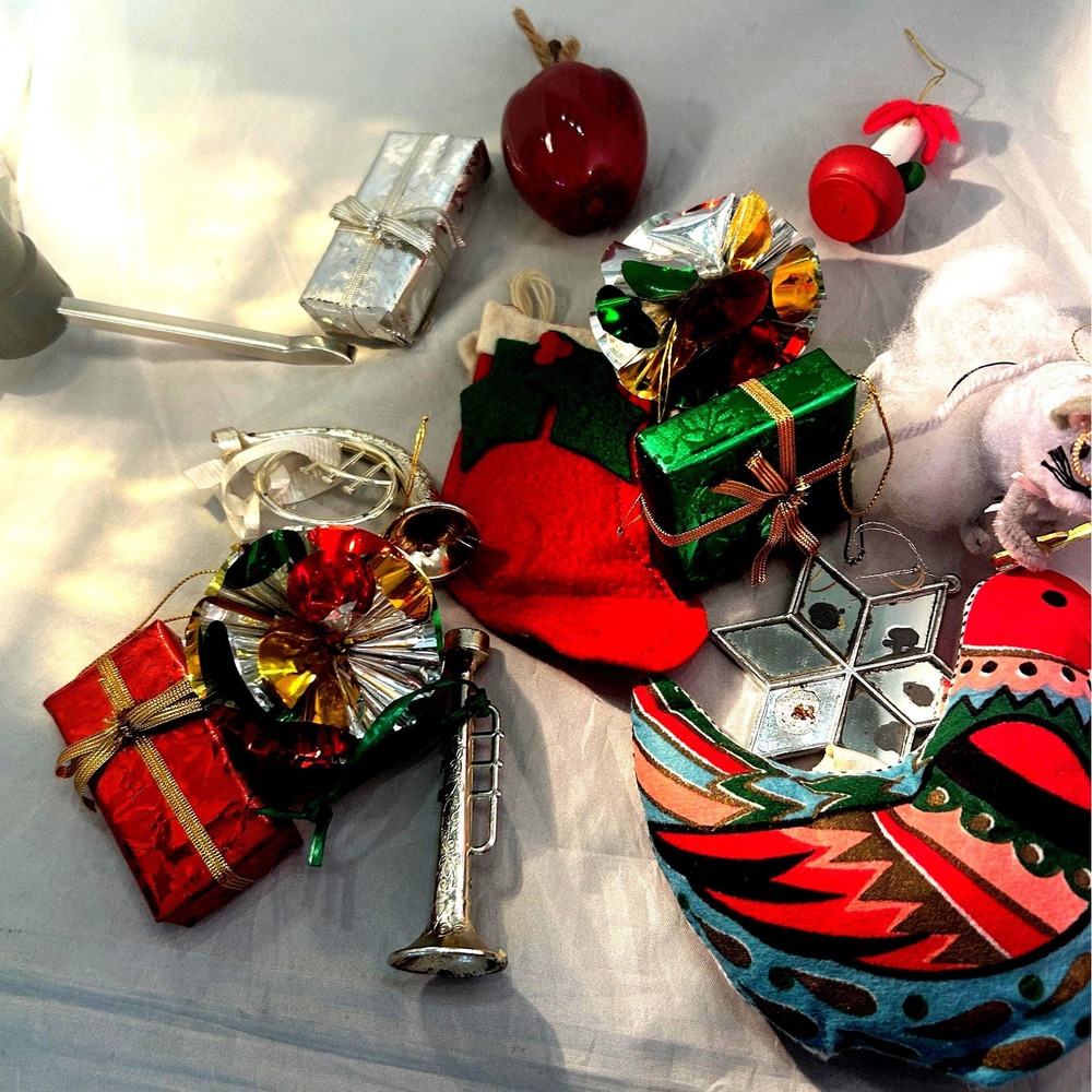 Vintage Christmas ornaments mixed lot‎ grouping of 12 ornaments